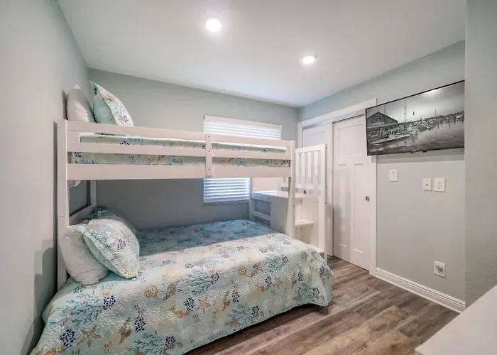 Four Shores Unit 3 Gulf Direct Gulf With Pool And * Clearwater Beach