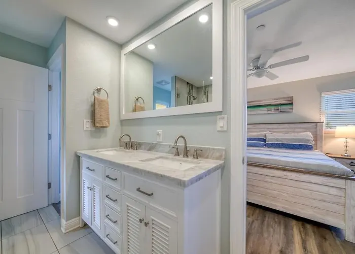 Four Shores Unit 3 Gulf Direct Gulf With Pool And * Clearwater Beach